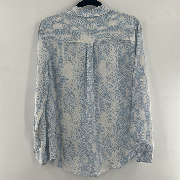 Equipment Femme Silk Snake Print Long Sleeve Button‎ Down Blue White Medium - Picture 6 of 7